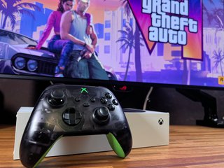 Xbox Series S + Mando 20 aniversario