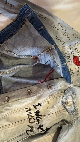 Chaqueta vaquera Desigual con estampado