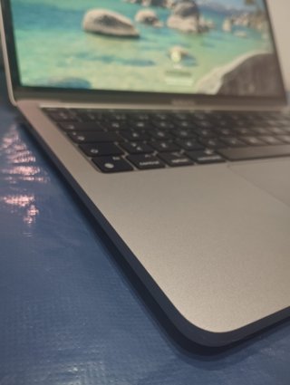 MacBook Pro i7 32GB RAM 500GB Touch Bar