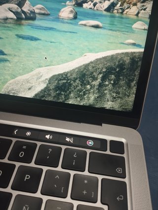 MacBook Pro i7 32GB RAM 500GB Touch Bar