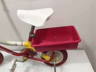 Triciclo infantil con cesta