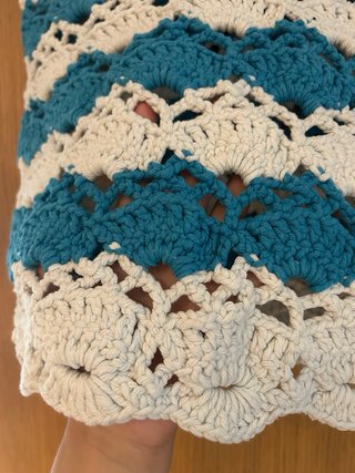 Top crochet azul y blanco