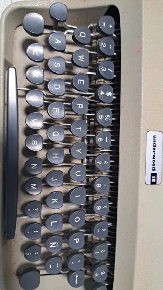 Máquina de escribir Underwood 18