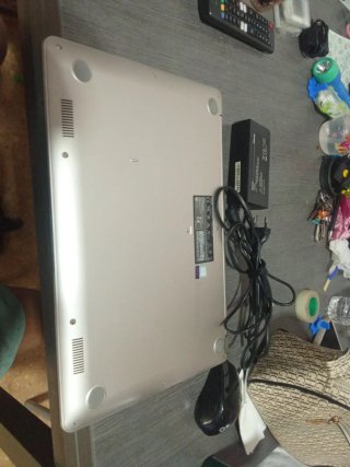 Portátil Asus Beige