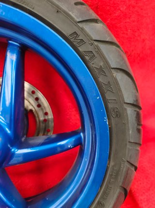 Llanta Delantera Aprilia SR 50 Maxxis