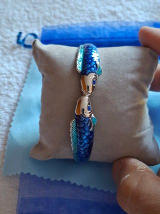 Pulsera de peces esmaltados
