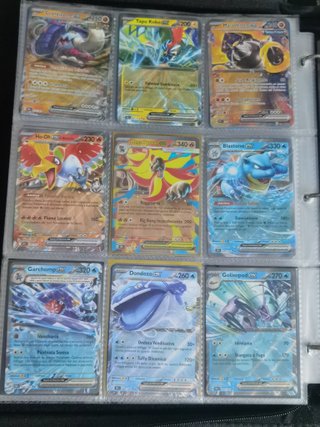 Carte Pokémon V, VMAX e Holo
