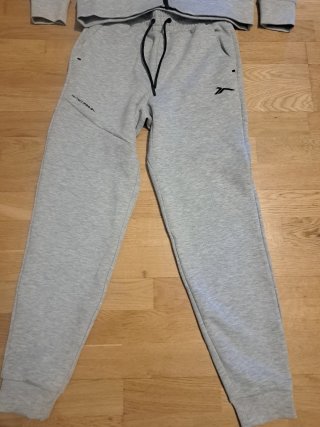 Chándal gris hombre nuevo