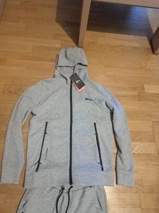 Chándal gris hombre nuevo