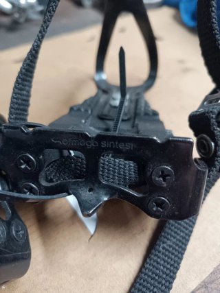 Pedales clásicos Ofmega con correas