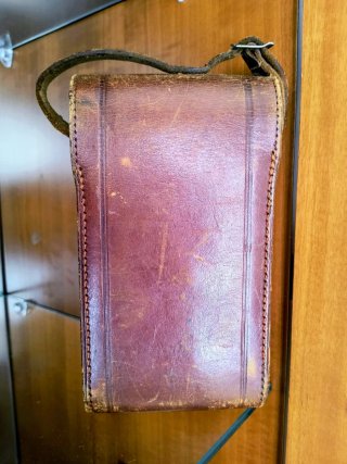 Funda de cuero antigua para cámara fuelle