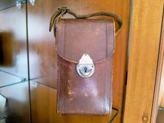 Funda de cuero antigua para cámara fuelle