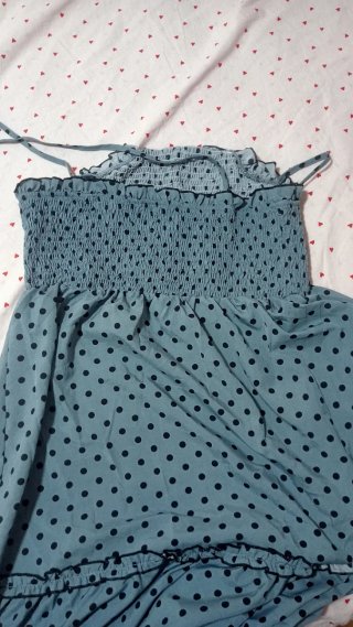 Vestido largo azul con lunares