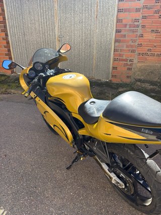 Aprilia RS50 Culo Avispa Amarilla