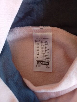 Sudadera rosa con capucha. 11-12 años
