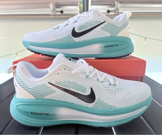 Nike Vomero 18