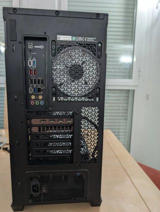 Torre PC Corsair Ryzen 7700