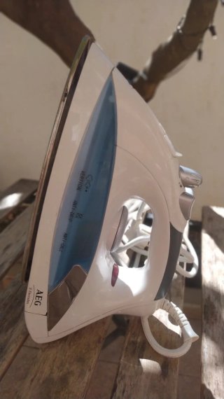 Plancha de vapor AEG