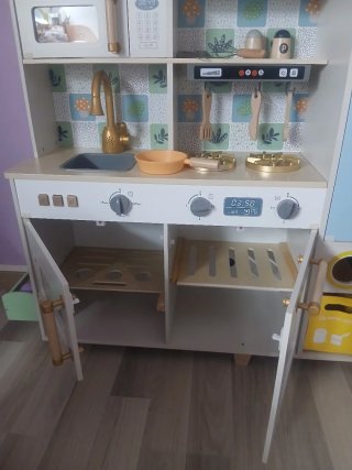 Cucina giocattolo in legno
