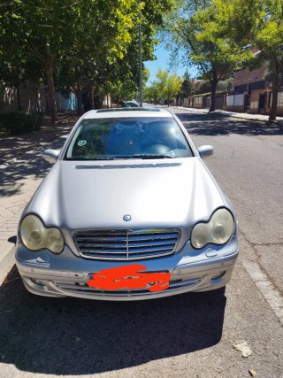 Mercedes-Benz Clase C 2005
