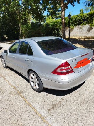 Mercedes-Benz Clase C 2005