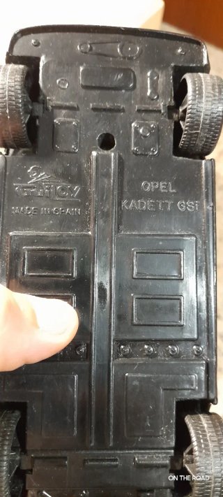 Maqueta Opel Kadett Negra