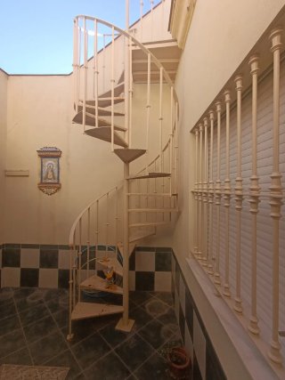 Escalera caracol de hierro