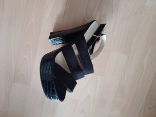 Sandalias plataforma print negras