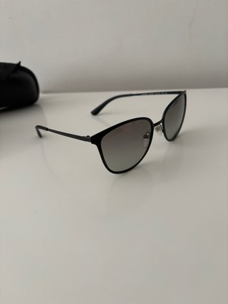 Gafas de sol Vogue negras y grises