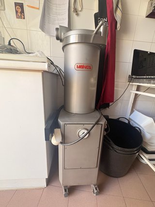 Embutidora MAINCA para carnicería 20litros