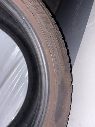 4 Neumáticos Michelin 225/45 R18 95Y