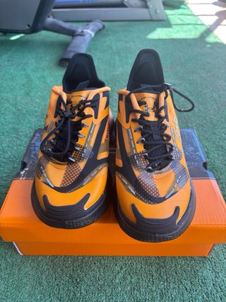 Zapatos Under Armour Naranja y Negro