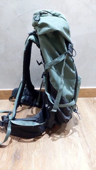 Mochila Quechua Arpenaz 30L trekking Decathlon
