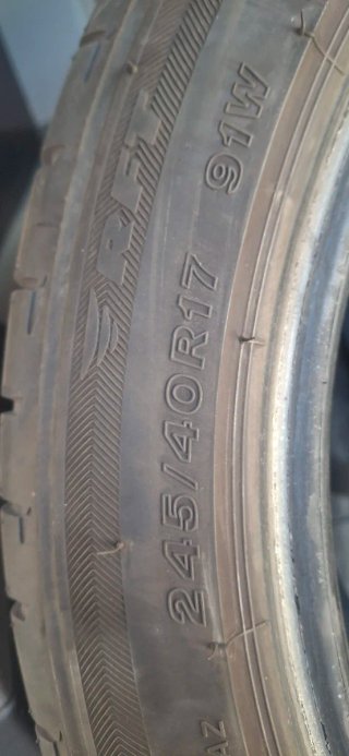 Neumático 245/40R17 91W