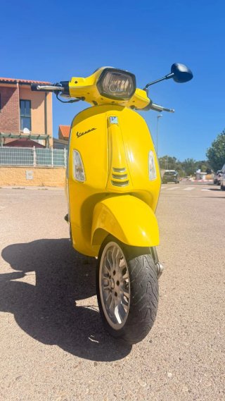 Vespa Sprint 50 2T Amarilla