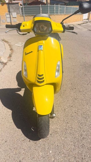 Vespa Sprint 50 2T Amarilla