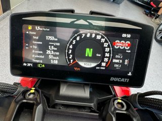 Ducati Streetfighter V4 S Roja