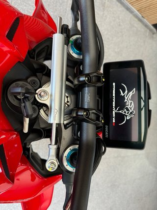 Ducati Streetfighter V4 S Roja
