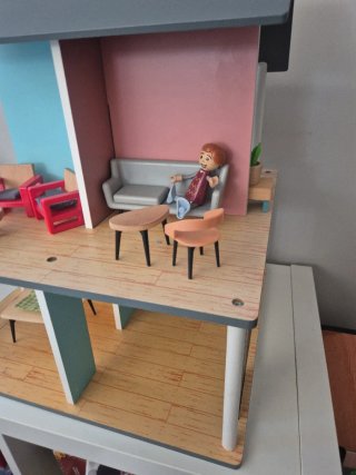 Casa de muñecas moderna