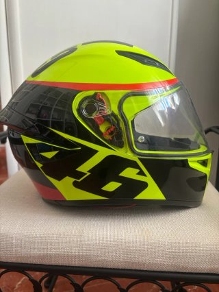 Casco a estrenar AGV K1 S Grazie Vale en talla S.