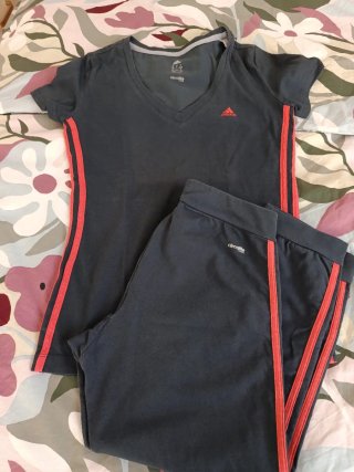 Conjunto Adidas azul y rojo