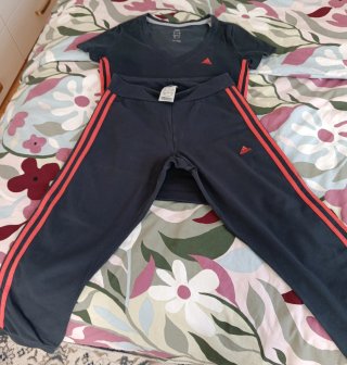 Conjunto Adidas azul y rojo