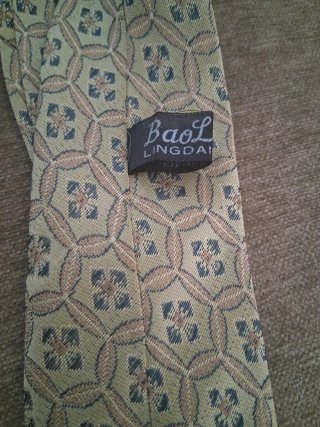Corbata con estampado geométrico