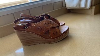 Sandalias cuña piel marrón talla 37