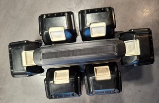 Porta Baterías Makita para 4 baterias 18v  REF- 10