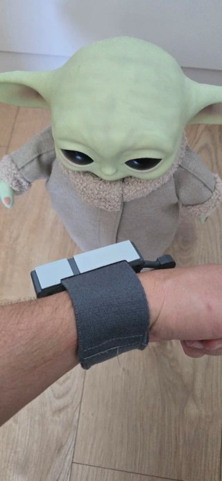 Muñeco Grogu (Baby yoda) a control remoto