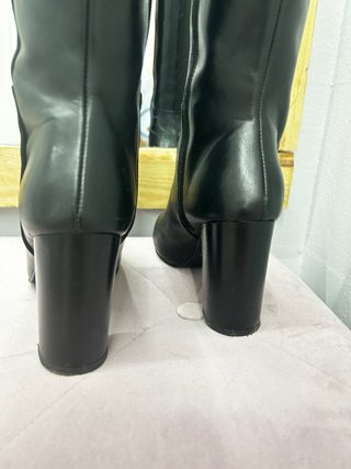 Botas altas de cuero negras