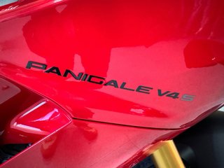 Ducati Panigale V4 S Roja