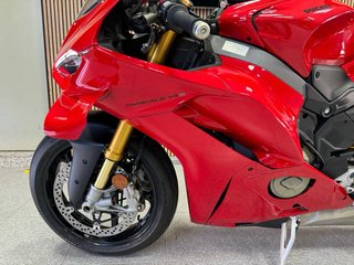 Ducati Panigale V4 S Roja