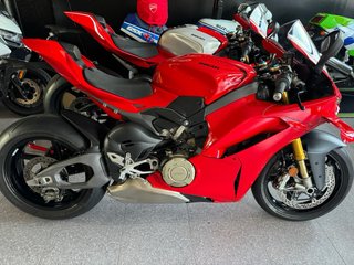 Ducati Panigale V4 S Roja